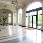 Апартаменты Pyrenees Palace