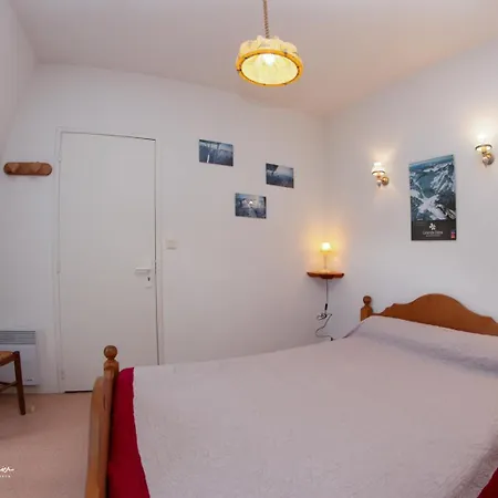 Pyrenees Palace *